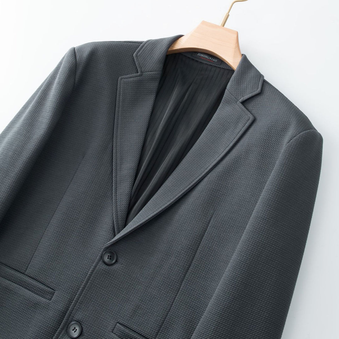Men's Single-Breasted Structured Blazer with Notched Lapel and Fine Fabric Texture Mune Fashion