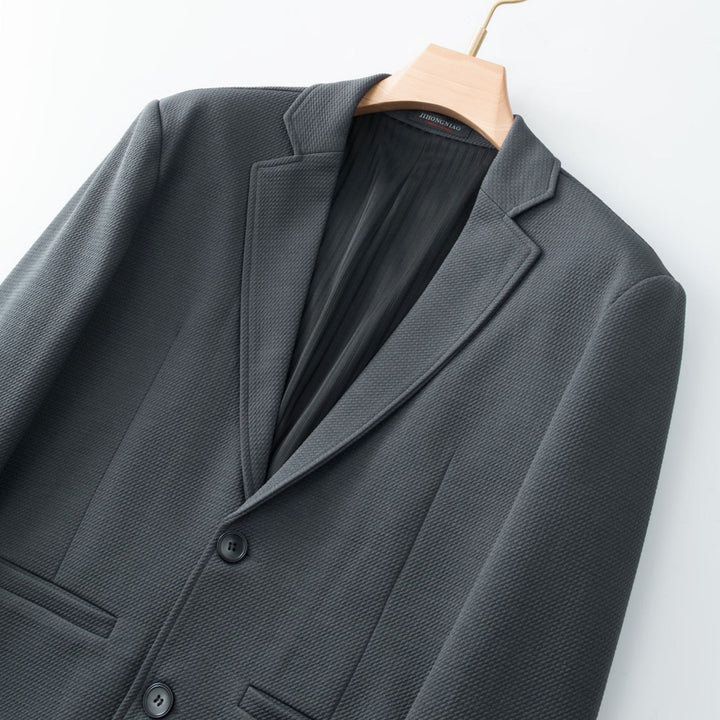 Men's Single-Breasted Structured Blazer with Notched Lapel and Fine Fabric Texture Mune Fashion
