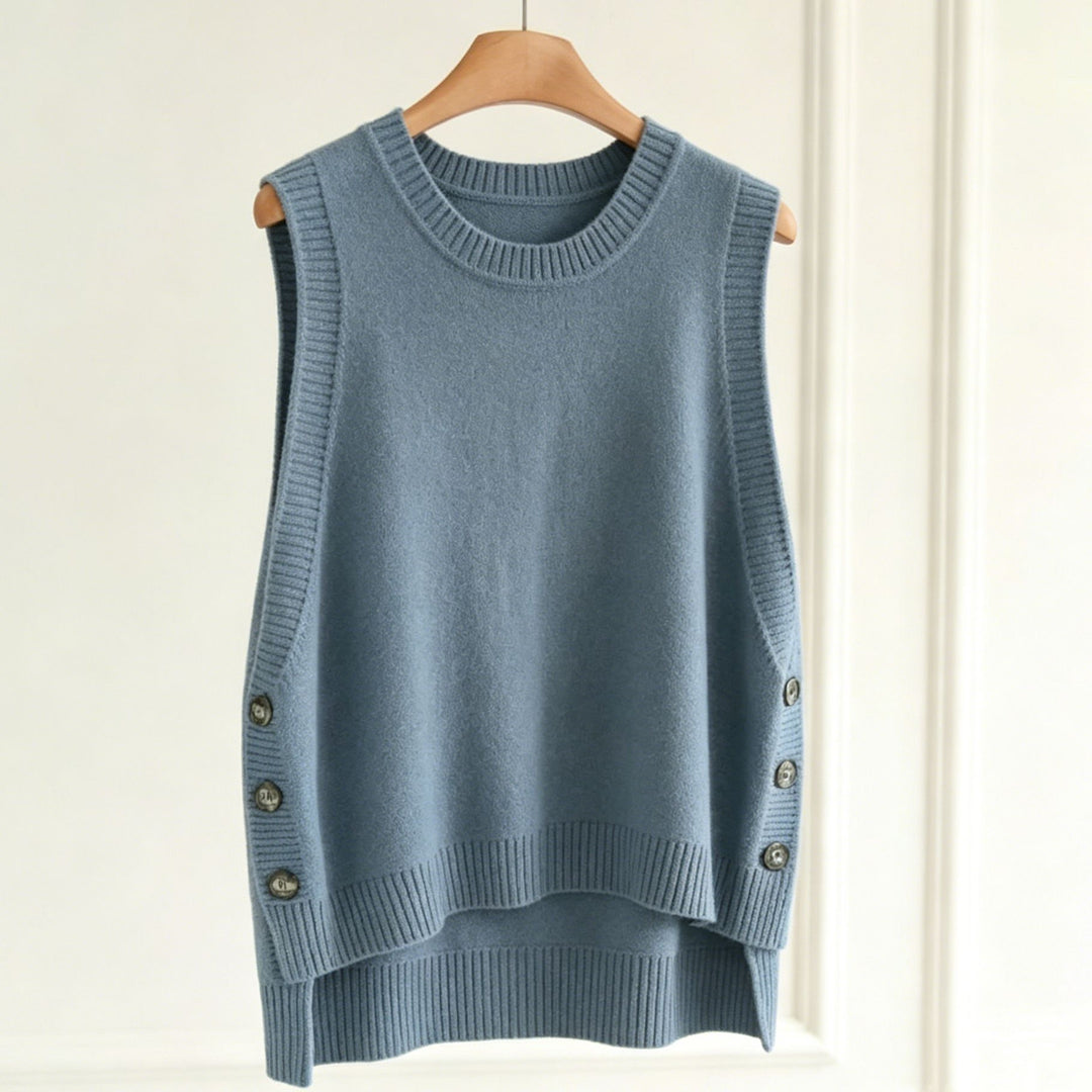 Women's knitted vest with side button plackets and round neck Mune Fashion