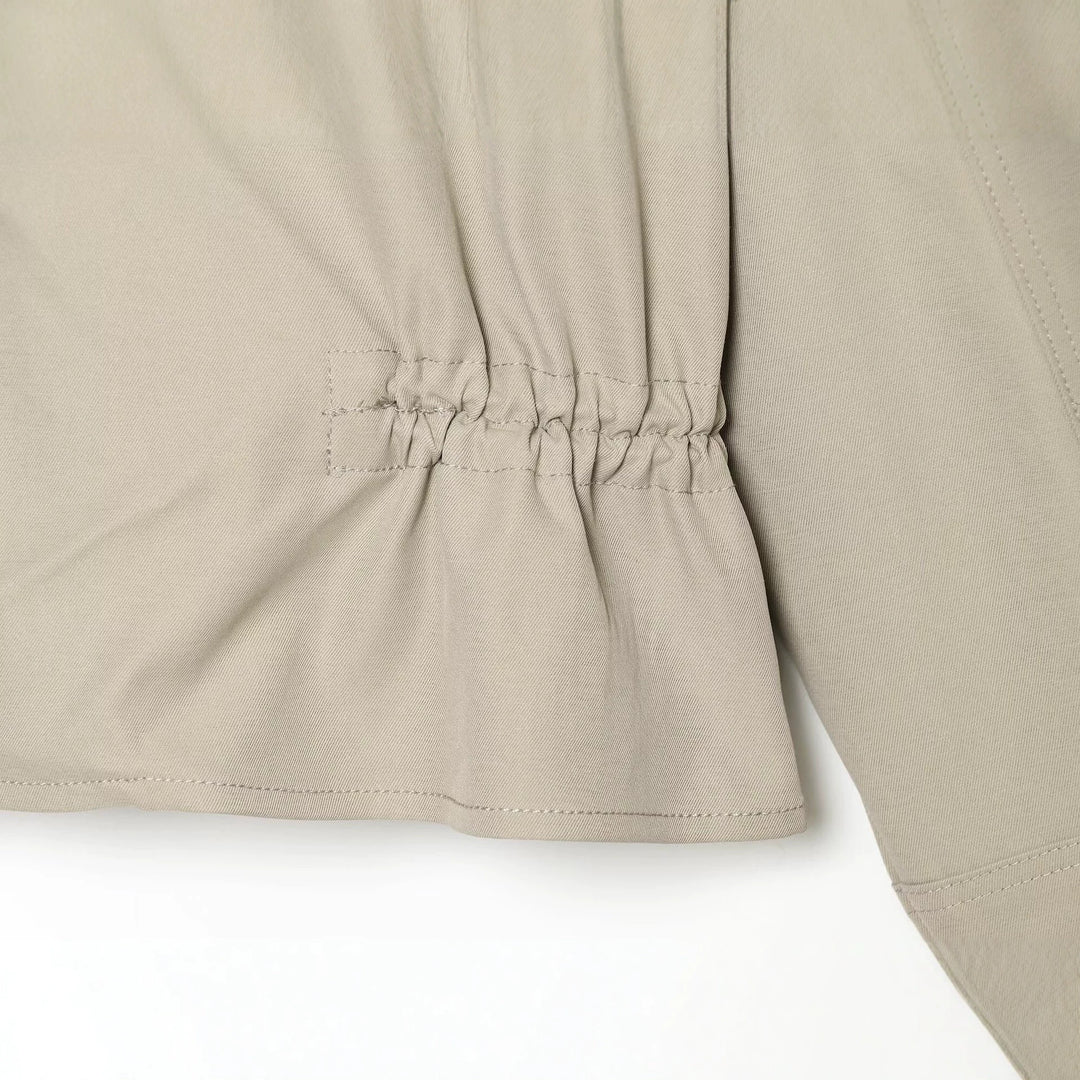 Women's short parka with hood, drawstring waist and concealed front Mune Fashion