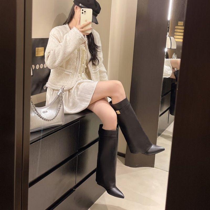 Women Modern Knee-High Boots with Hidden Wedge and Pointed Toe Mune Fashion
