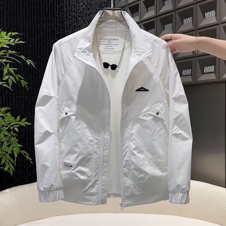 Men's Lightweight Windbreaker with Practical Storage Mune Fashion