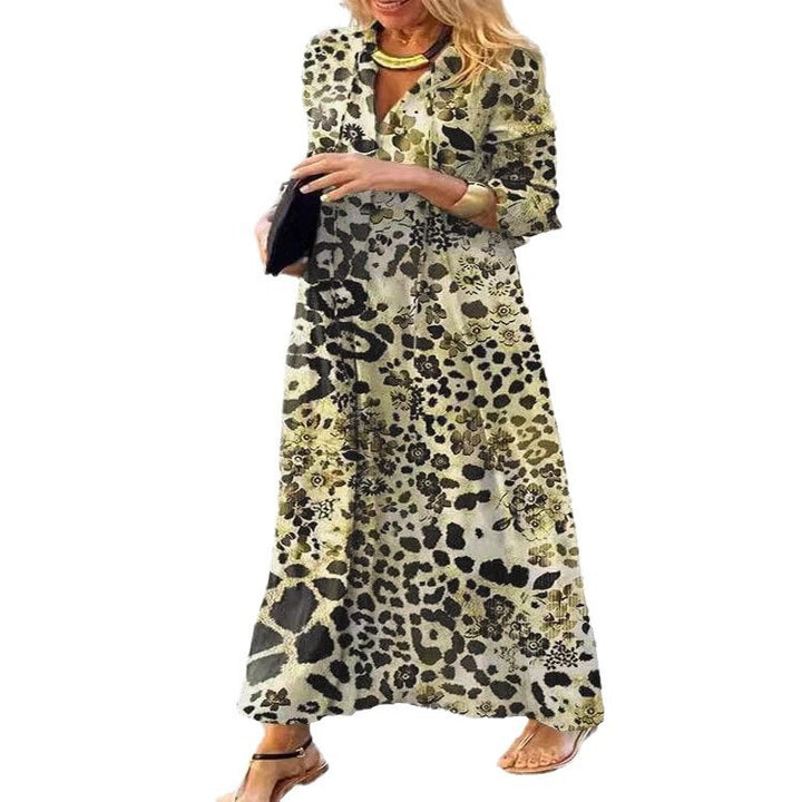 Women's maxi dress in leopard print with V-neck, three-quarter sleeves and wide A-line Mune Fashion