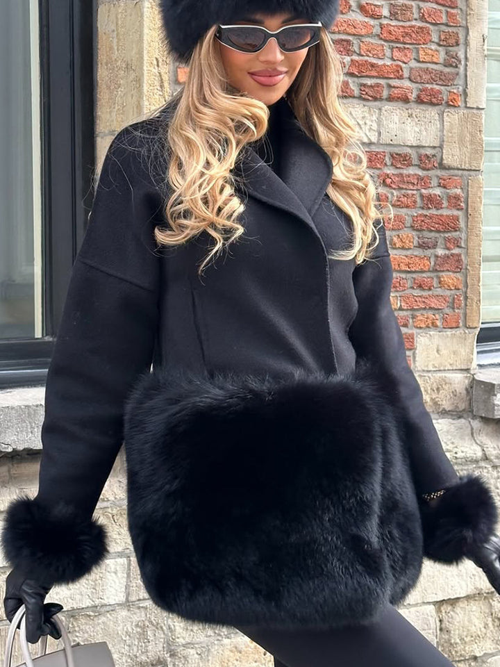 Women's short coat made of wool blend with decorative fur pockets and casual boxy silhouette Mune Fashion