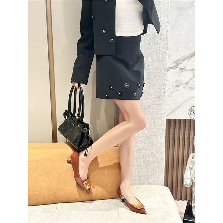 Women's pointed toe kitten-heel pumps with decorative metal toe cap Mune Fashion