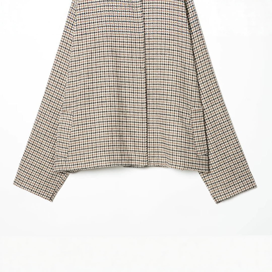 Women's short jacket in houndstooth pattern with high stand-up collar and oversized raglan sleeves Mune Fashion