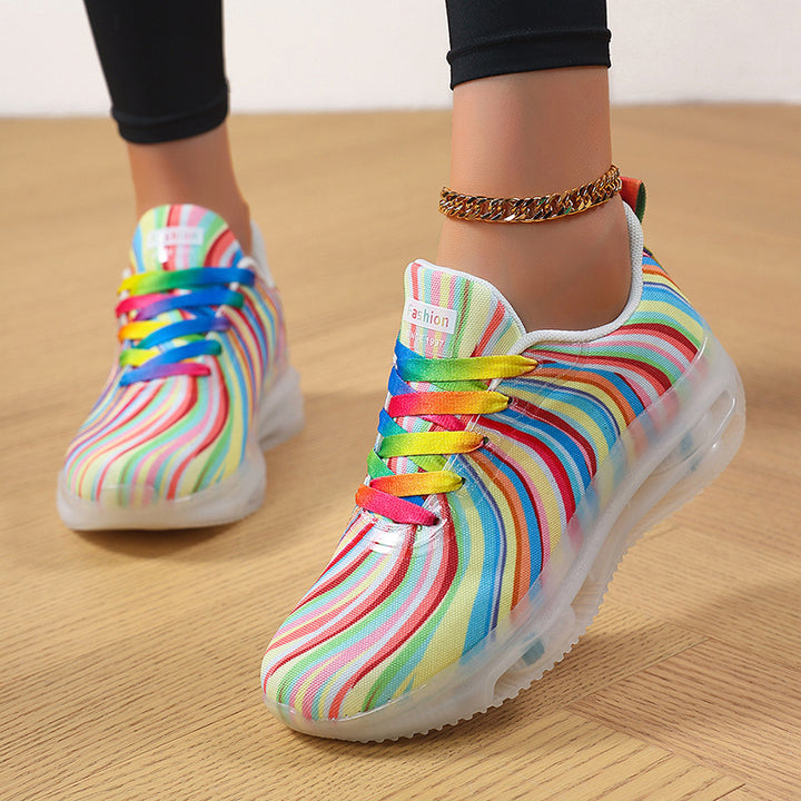 Women's lightweight patterned sneakers with elastic canvas upper, padded heel support and segmented flex sole Mune Fashion