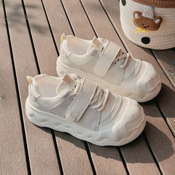 Women's sneakers with practical Velcro fasteners and cushioned sole Mune Fashion