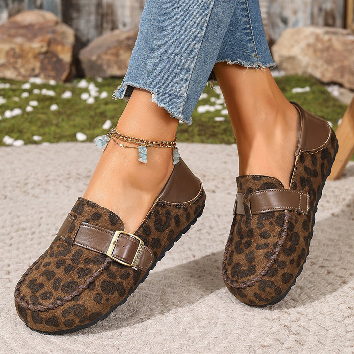 Women Comfortable Moccasins with Fashionable Buckle Detail Mune Fashion