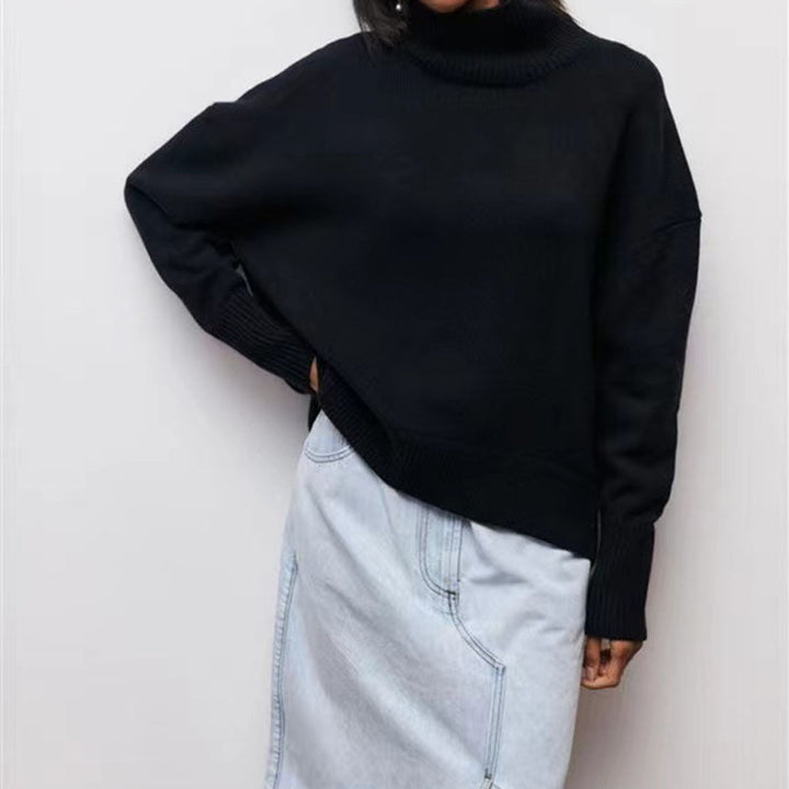 Women's Cozy Turtleneck Sweater with Oversized Cut and Textured Material Mune