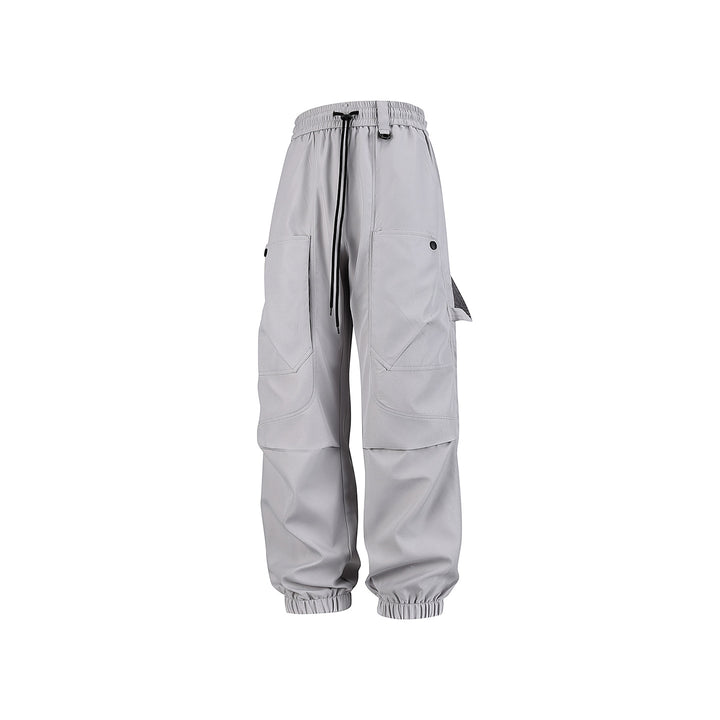 Men's utility cargo jogger pants with elastic waistband and oversized flap pockets