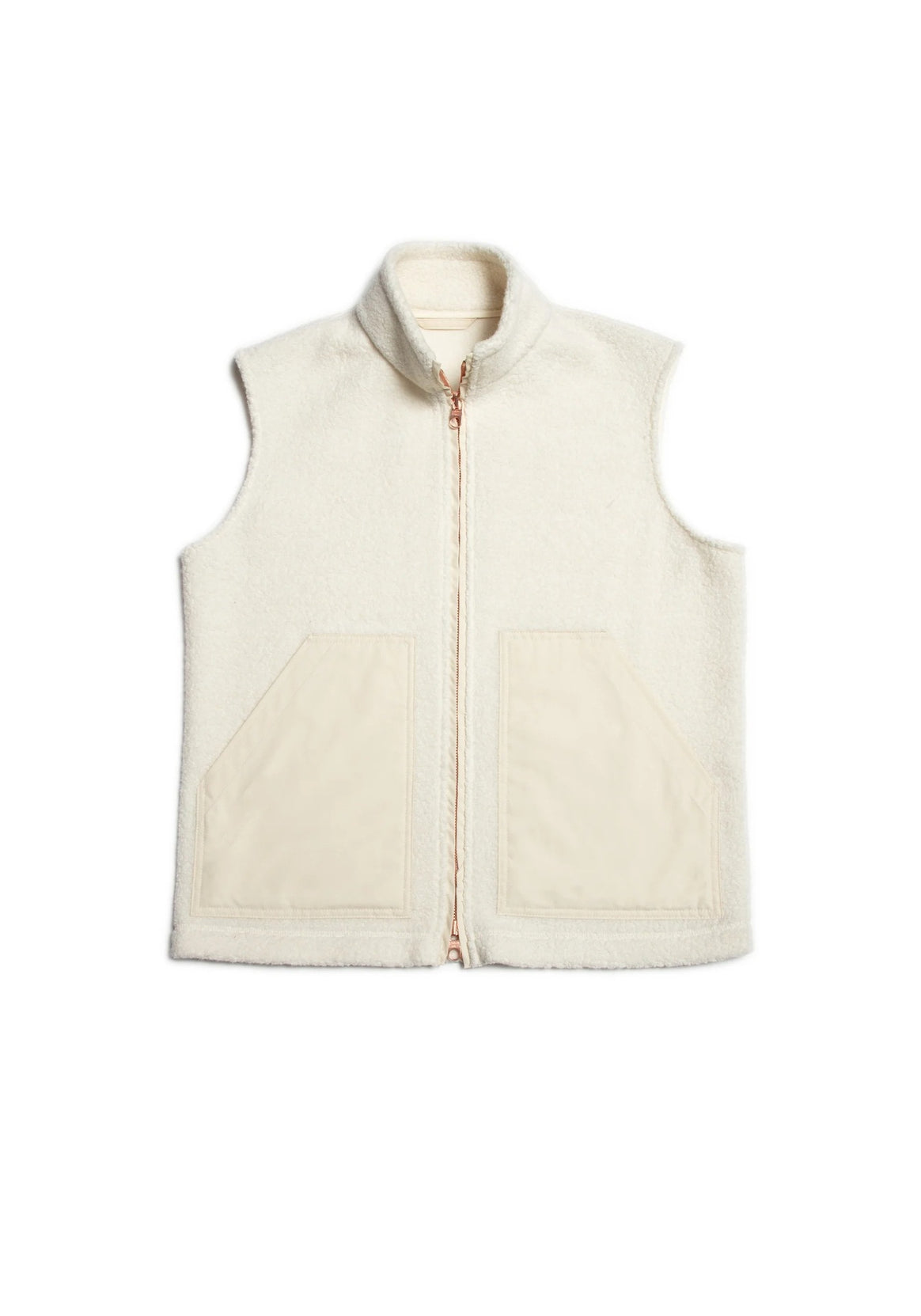 Women short-cut bouclé fleece vest with stand-up collar, two-way zipper and contrasting patch pockets Mune Fashion