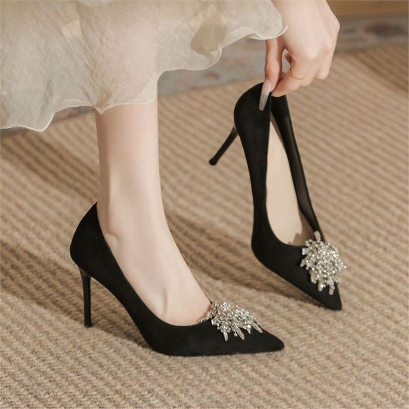 Women's pointed velvet pumps with high stiletto and crystal brooch Mune Fashion