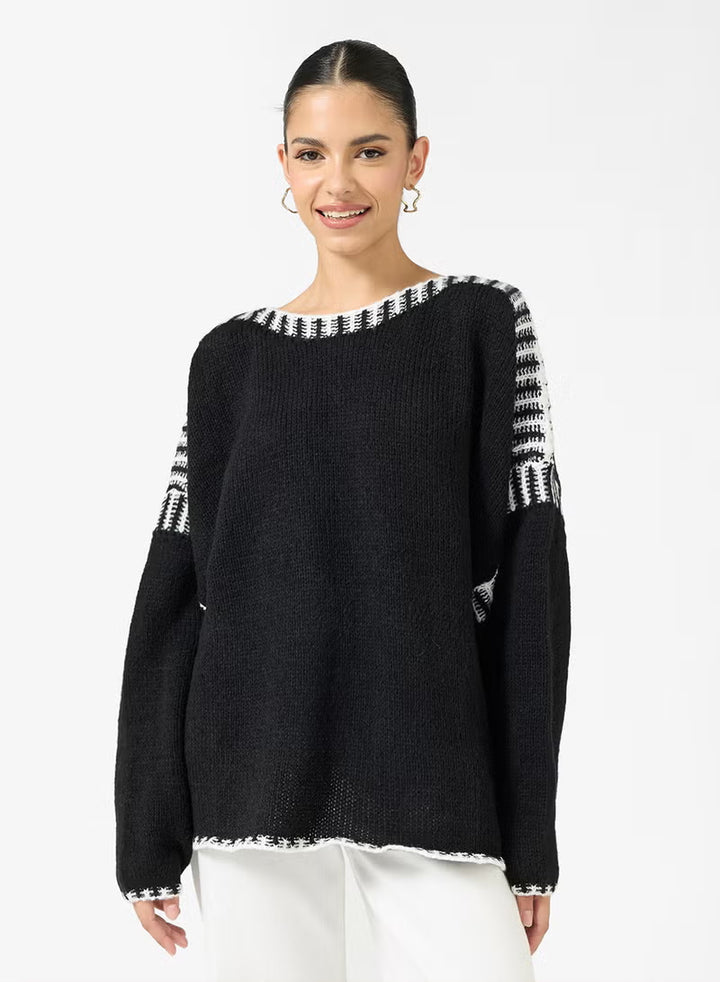 Women Oversize chunky knit sweater with contrast stripes on shoulders and hem