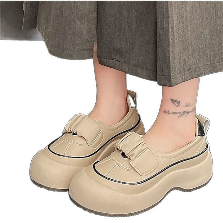 Women Comfortable Slip-On Sneakers with Fashionable Design and Stable Sole Mune Fashion
