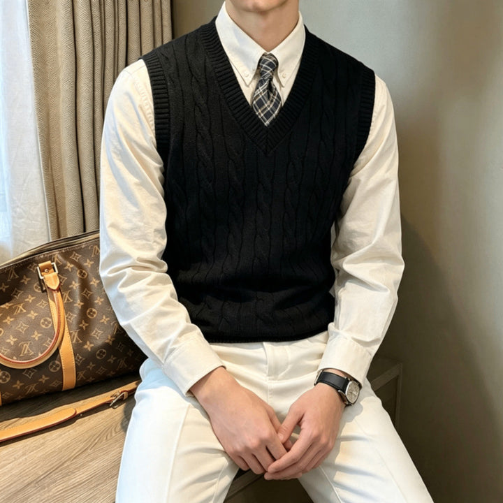 Men's Sleeveless Cable Knit Vest with V-Neck and Fine Rib Edge Mune Fashion