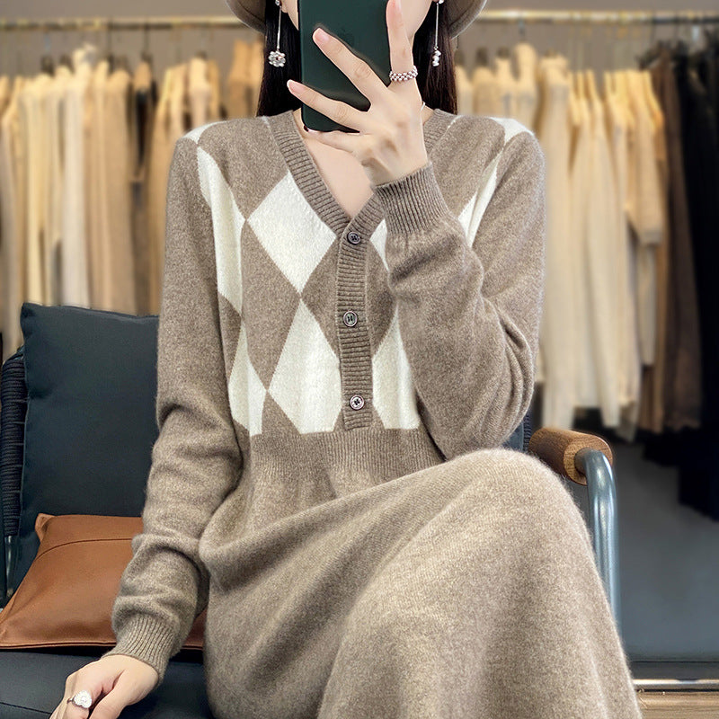 Women's knit set with V cardigan diamond pattern and fitted midi skirt Mune Fashion
