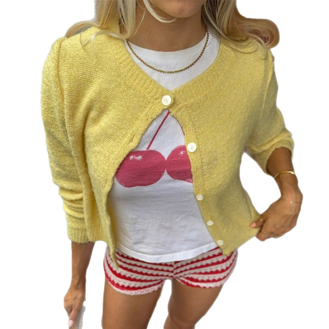 Women's short boucle cardigan in vintage style with button placket and boxy fit Mune Fashion