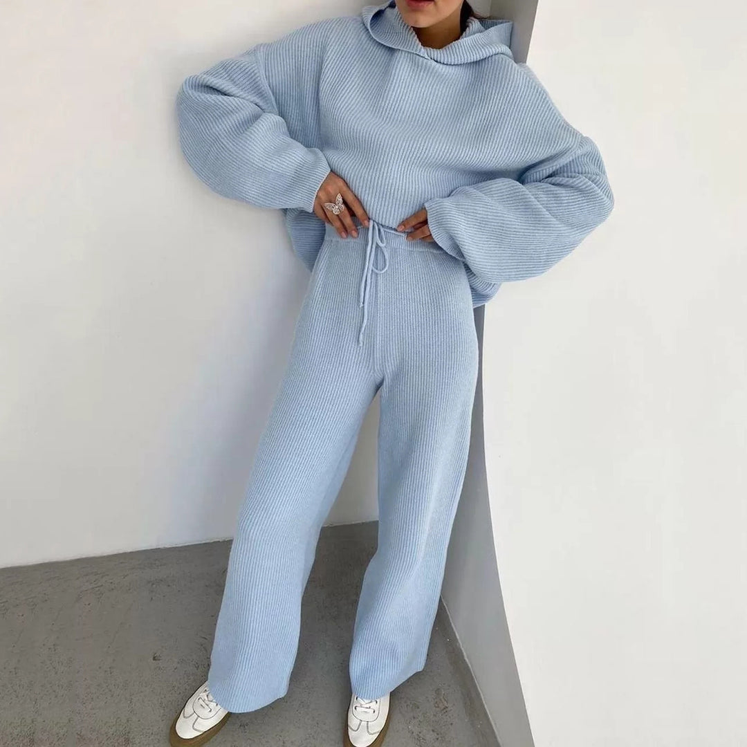 Women's comfortable lounge set with hoodie, kangaroo pocket, and wide jersey pants Mune Fashion