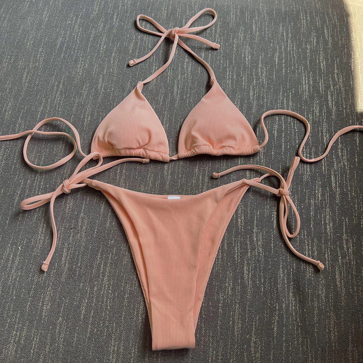 Women's triangle bikini with adjustable straps and playful ties Mune Fashion