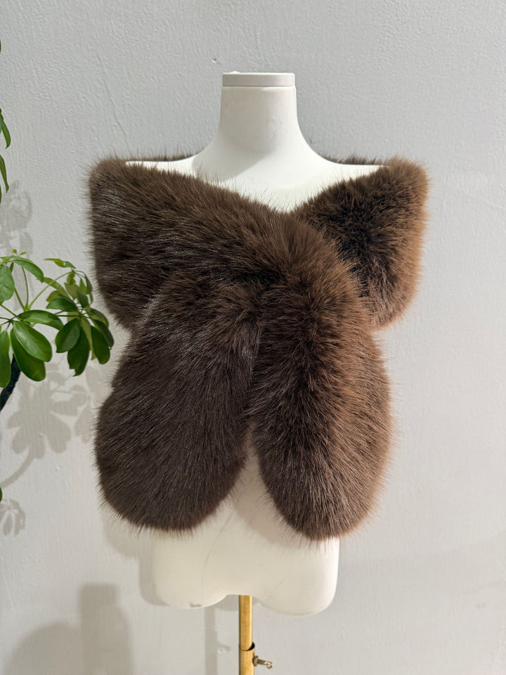 Women's Luxurious Reversible Faux Fur Shoulder Stole with V-Shape Mune Fashion