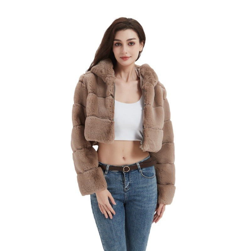 Women's Cropped Faux Fur Jacket with Horizontal Panel Structure and Zipper Mune Fashion