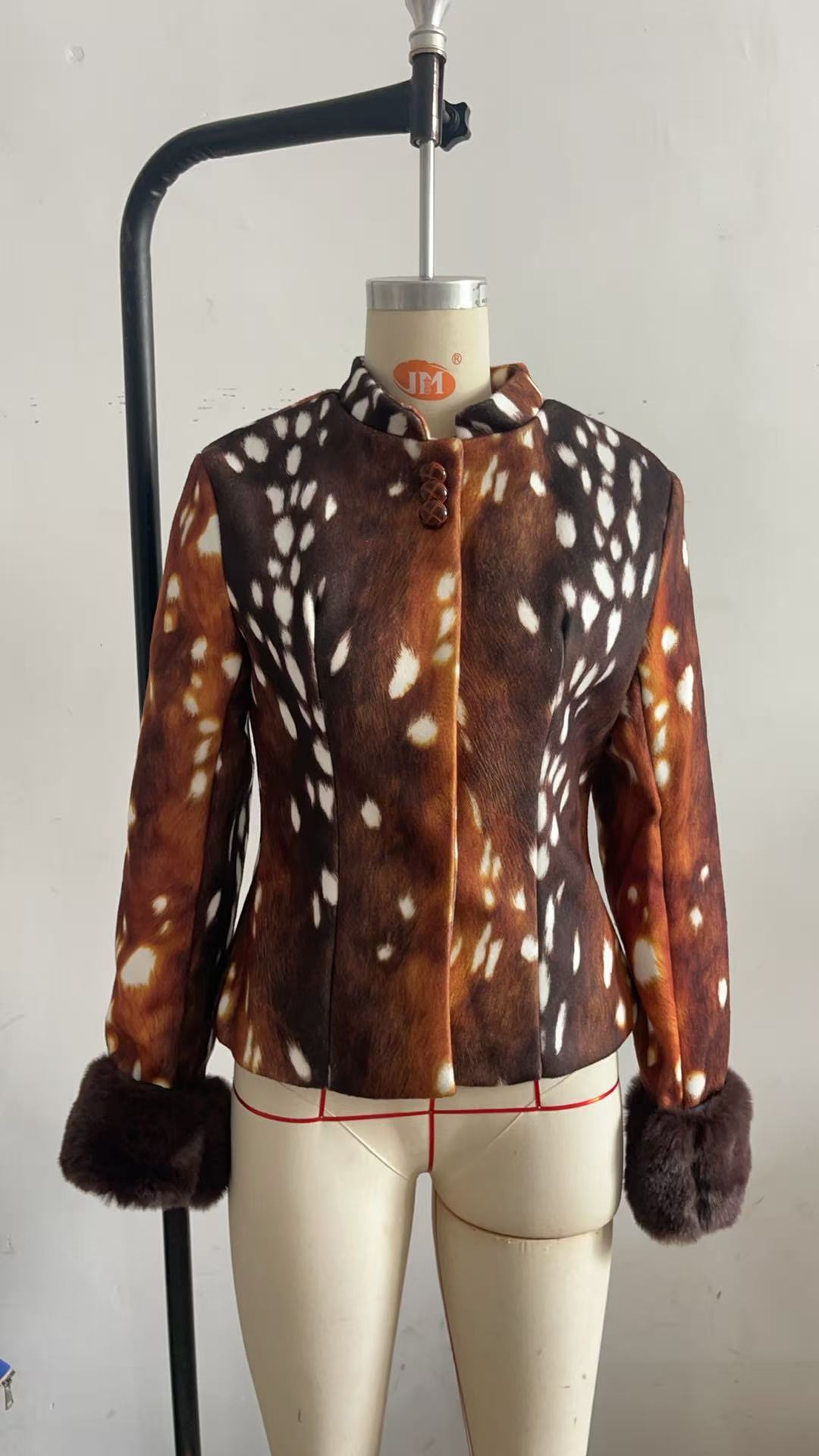 Women's Tailored Short Jacket with Leopard Print and Faux Fur Cuffs Mune Fashion