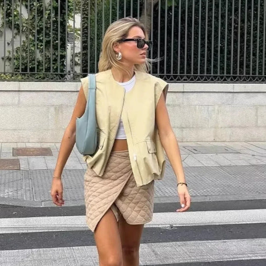 Women's lightweight utility vest with full zip, patch pockets, and elastic balloon hem Mune Fashion