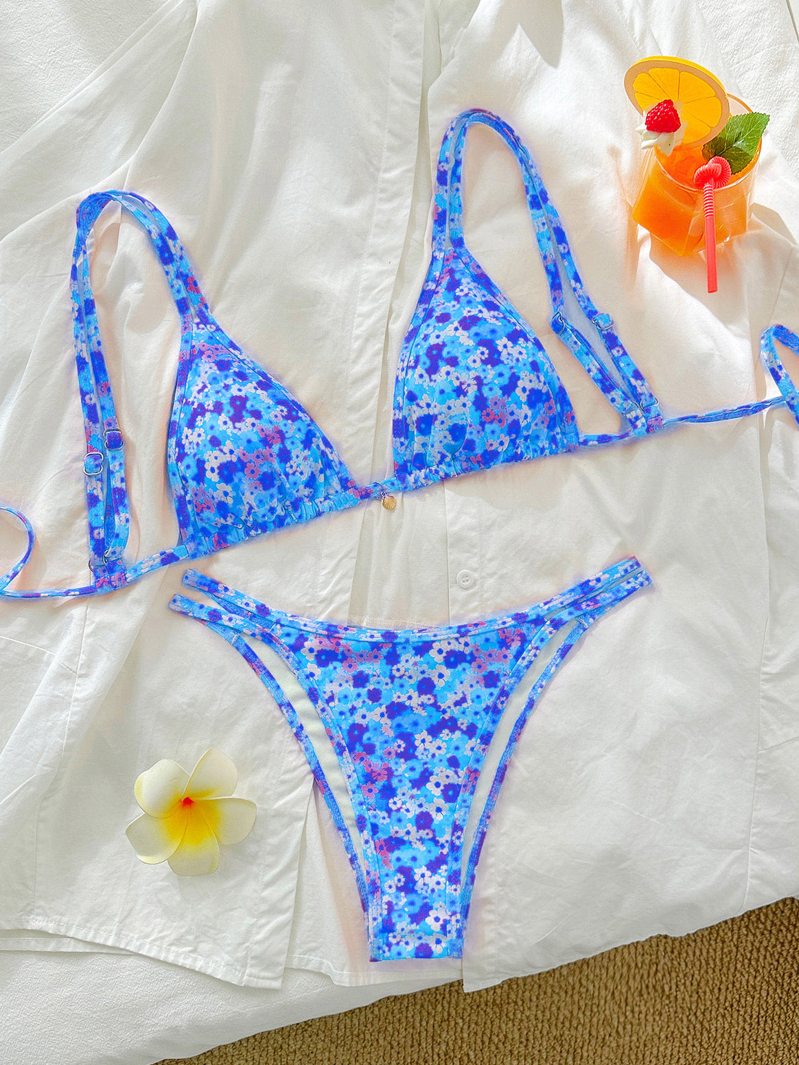 Women's Triangle Bikini with Floral Patterns Mune Fashion