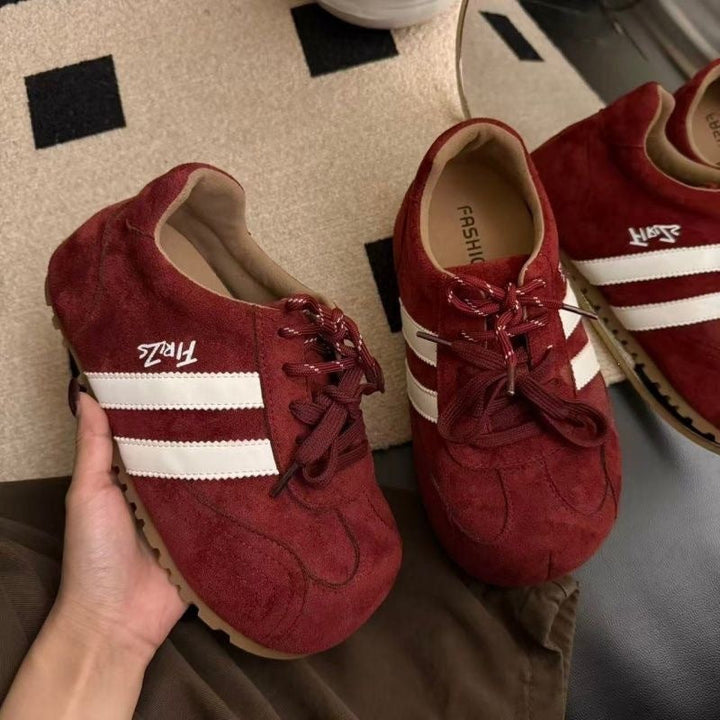 Women's fashionable strap sneakers made of suede Mune Fashion