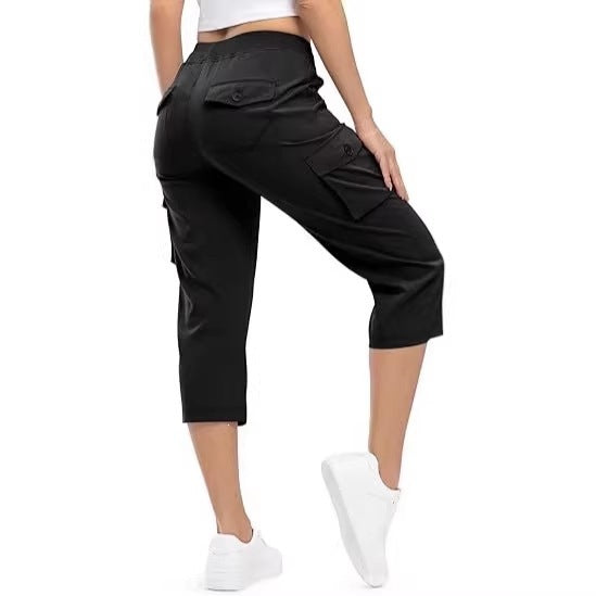 Women's capri cargo pants in Bermuda length with high waist and patch flap pockets Mune Fashion