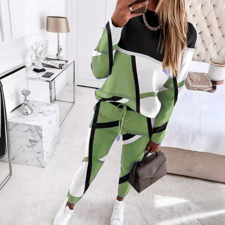 Women's patterned leisure set made of sweatshirt and joggers Mune Fashion