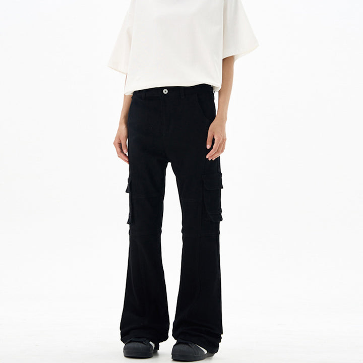 Women's cargo pants in flared cut with utility pockets and extended hem Mune Fashion