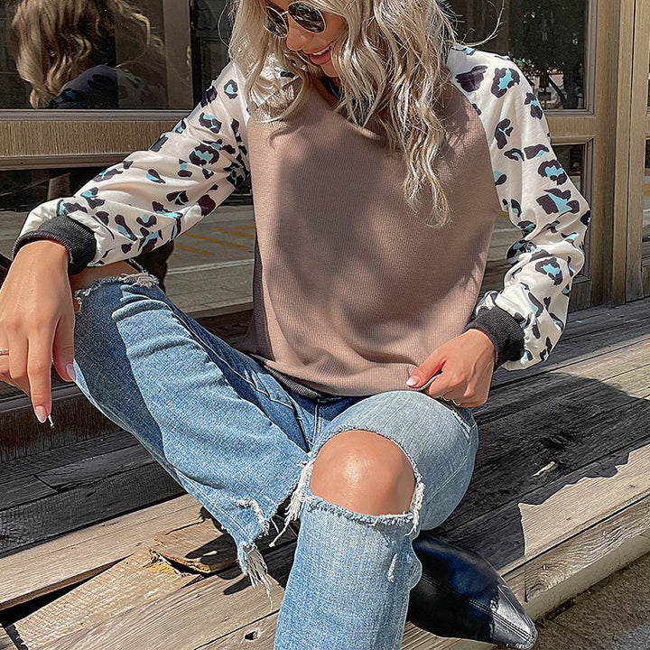 Women's raglan pullover with leopard jacquard sleeves and fine rib knit Mune Fashion