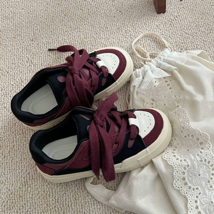 Women's sneakers in modern design with soft upper material from Mune Fashion