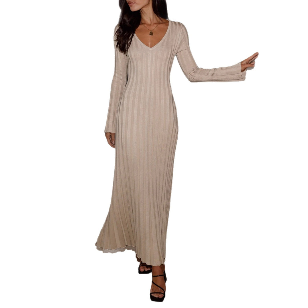 Women Ribbed Maxi Dress with V-Neck, Figure-Hugging Silhouette and Long Sleeves Mune Fashion