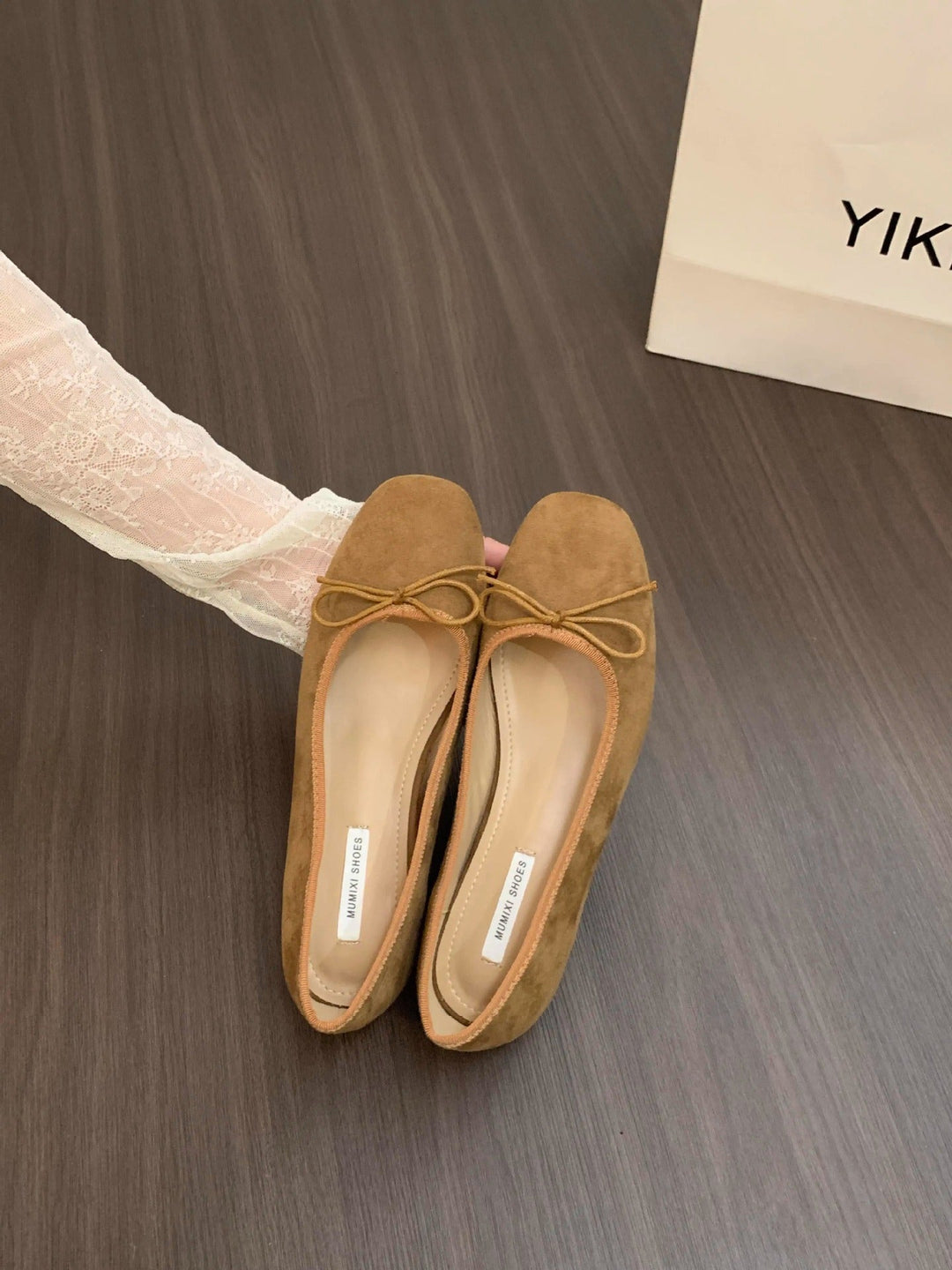 Ladies' ballet flats made of high-quality suede with decorative bow Mune Fashion