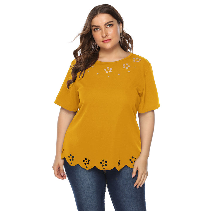 Women elegant top with decorative floral embroidery Mune Fashion