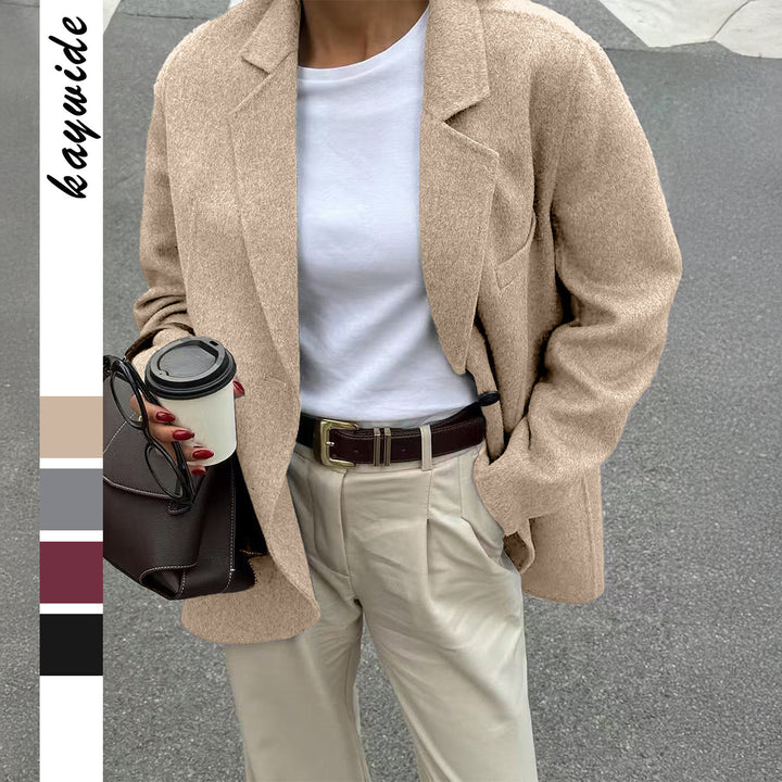 Women's casual wool coat in boyfriend cut with deep lapels and patch pockets Mune Fashion