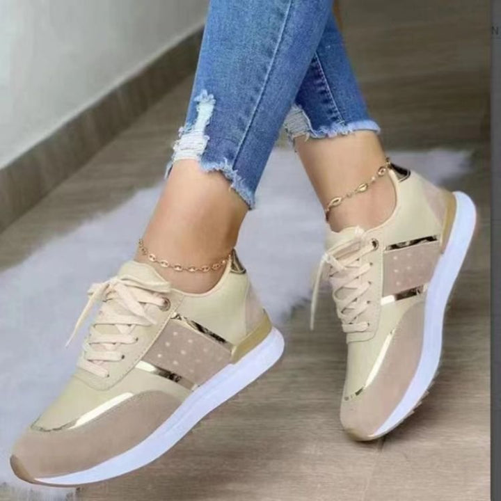 Women  platform sneaker with glossy accents and padded comfort insole Mune Fashion