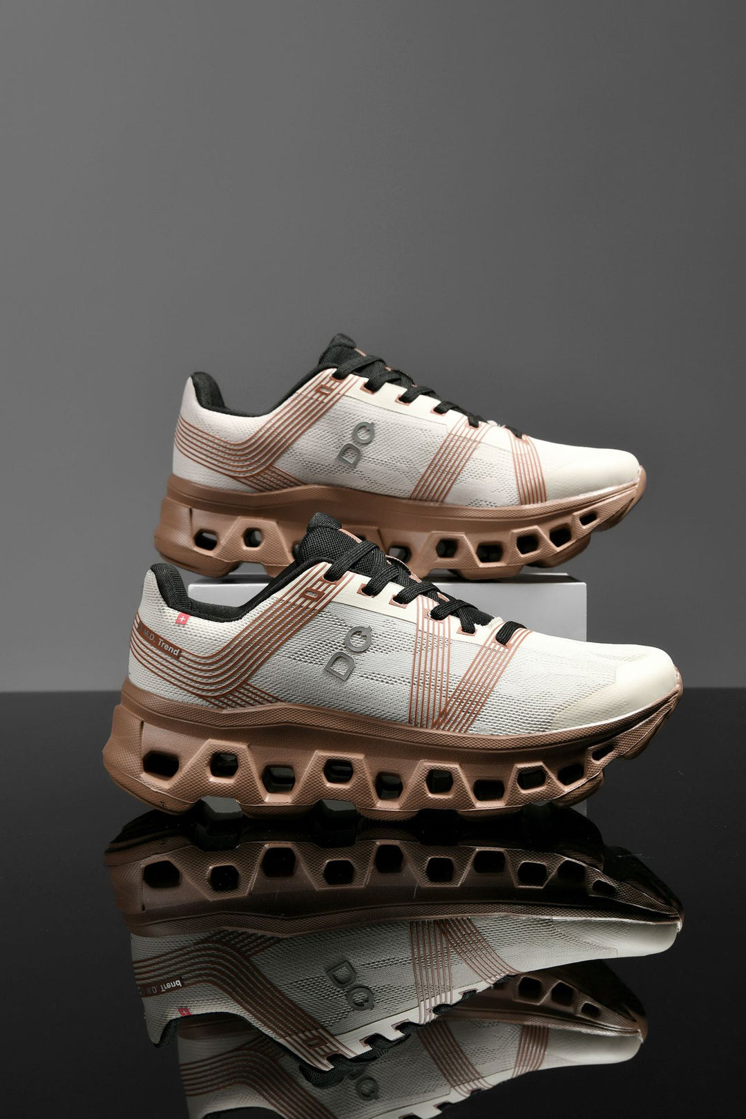 Unisex lightweight road running sneakers with high dynamic rebound midsole and breathable knitted upper Mune Fashion