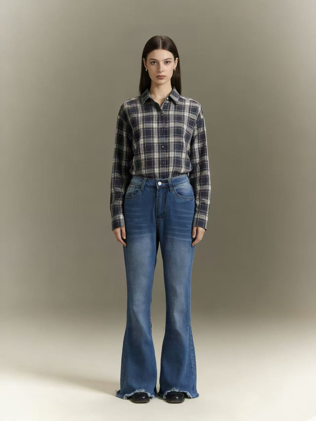 Women's checked flannel shirt with classic collar, full button placket and casual fit Mune Fashion