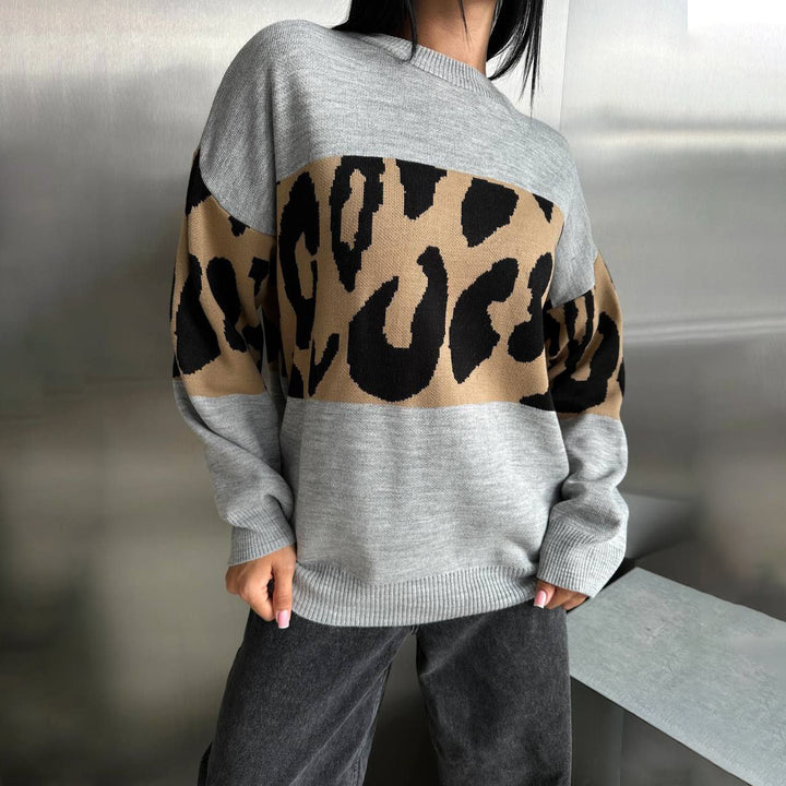 Women's Oversized Knit Sweater with Leopard Stripes, Dropped Shoulder and Ribbed Hem