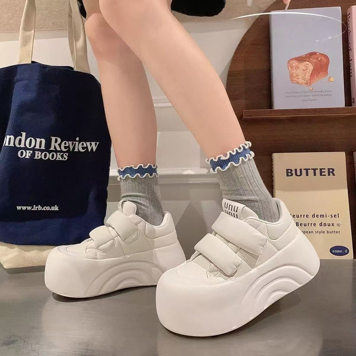 Women's platform sneaker with practical Velcro fasteners and ergonomic sole Mune Fashion
