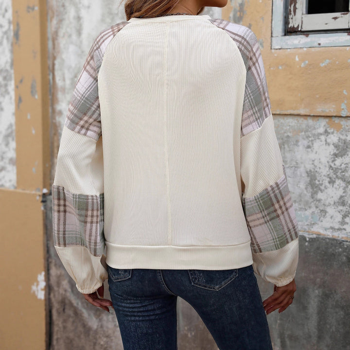 Women’s Sports Top with Contrast Details Mune Fashion