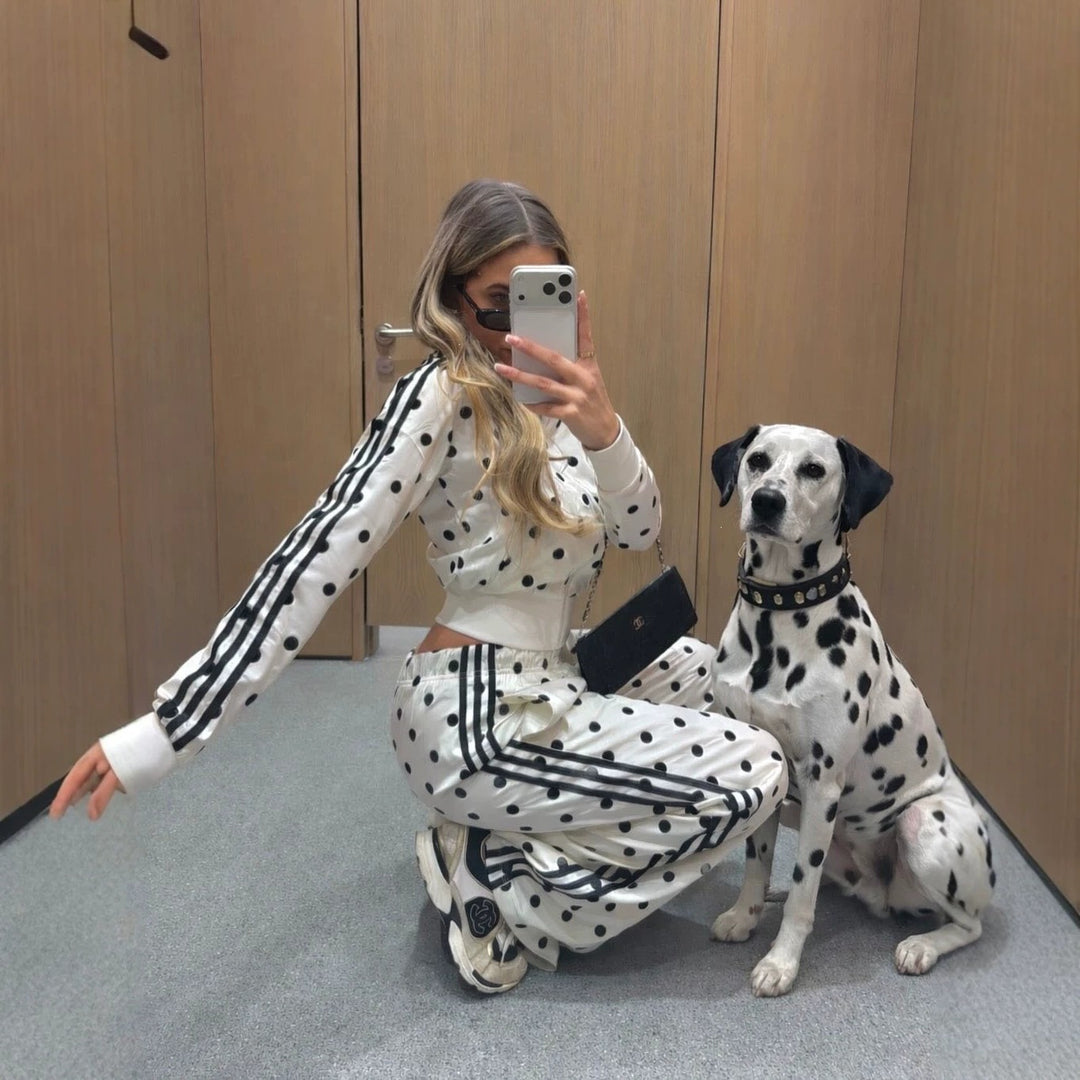 Women's dotted leisure tracksuit set made of cotton blend with zipper and elastic waistband Mune Fashion