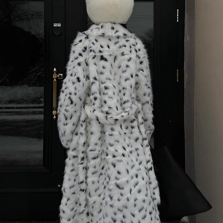 Women's Long Coat made of Faux Fur with Dalmatian Look and Hood Mune Fashion