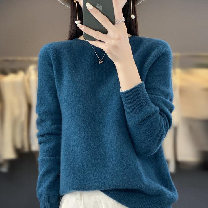 Ladies Loose Fine Knit Pullover with Round Neckline and Fluffy Angora Look Mune Fashion