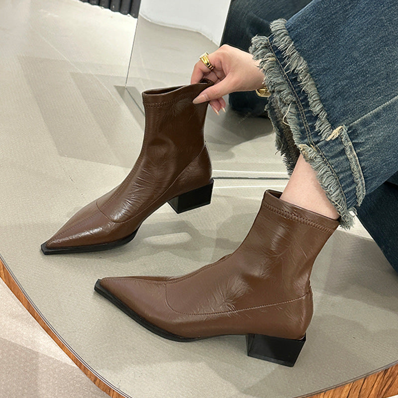 Ladies Elegant Ankle Boots with Pointed Toe and Block Heel Mune
