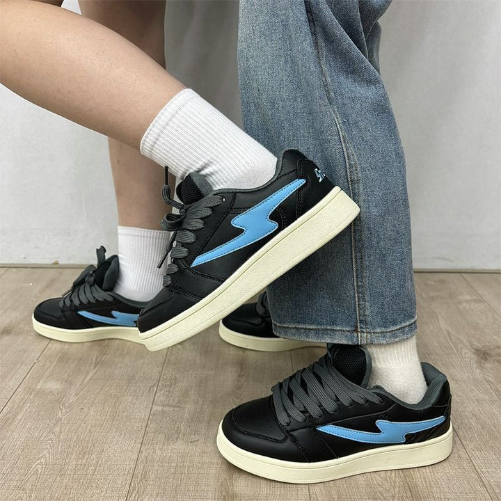 Women's sporty sneakers with padded shaft by Mune Fashion